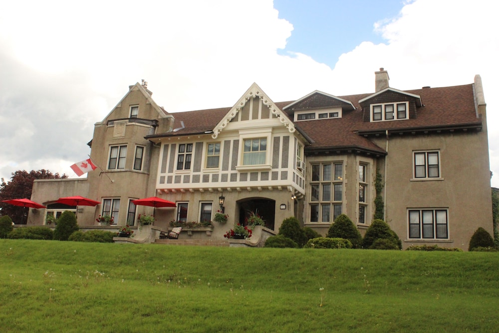 Grey Gables Inn