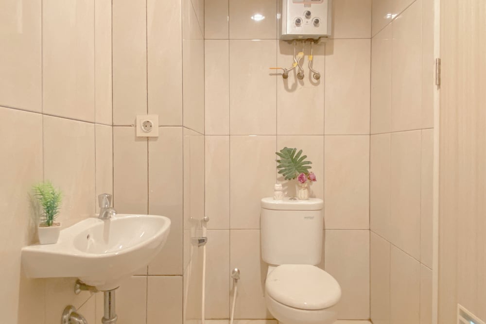 Good Choice And Homey Studio Grand Kamala Lagoon Apartment