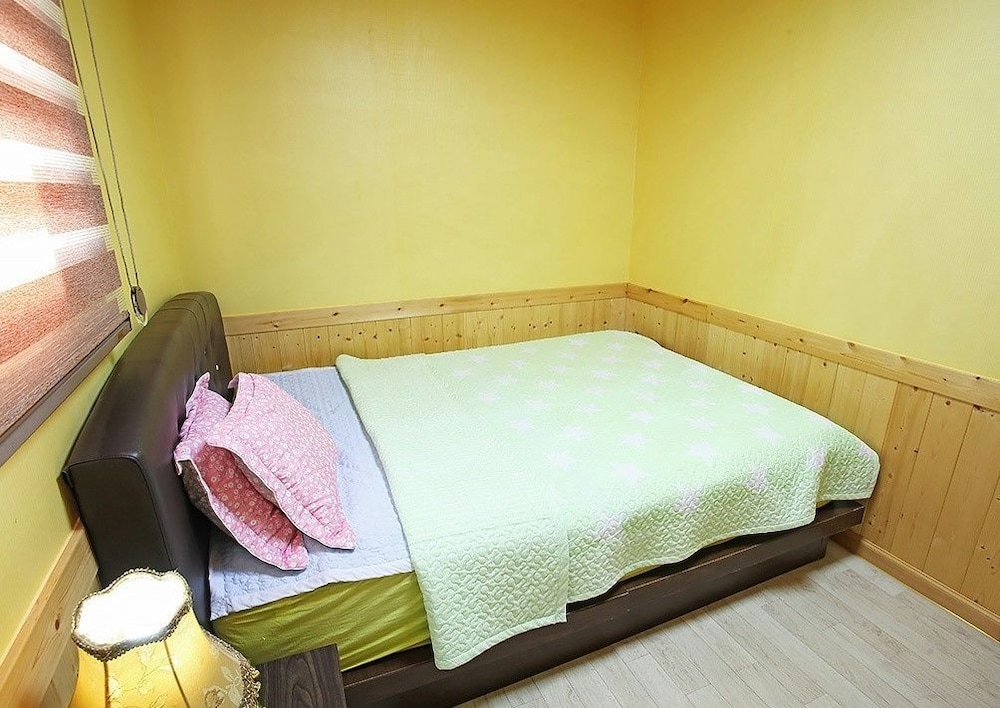 Saryangdo Island Dandihae Pension view 4