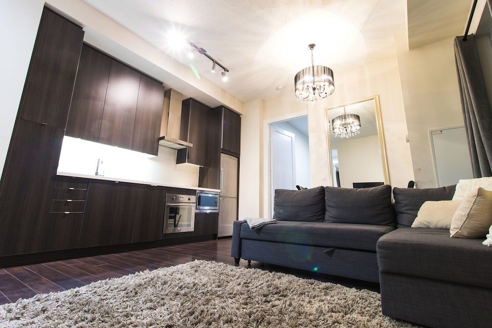 Luxury One Bedroom by Rogers Centre-3