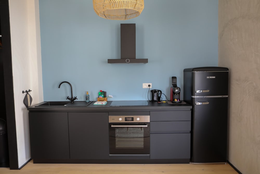 Kamiel -belle Epoque Apartment With Modern Comfort
