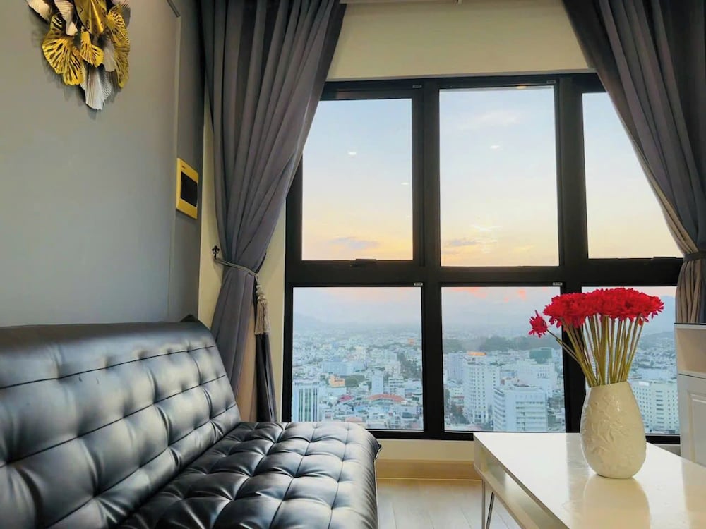 Gold Coast Balcony Serviced Apartment