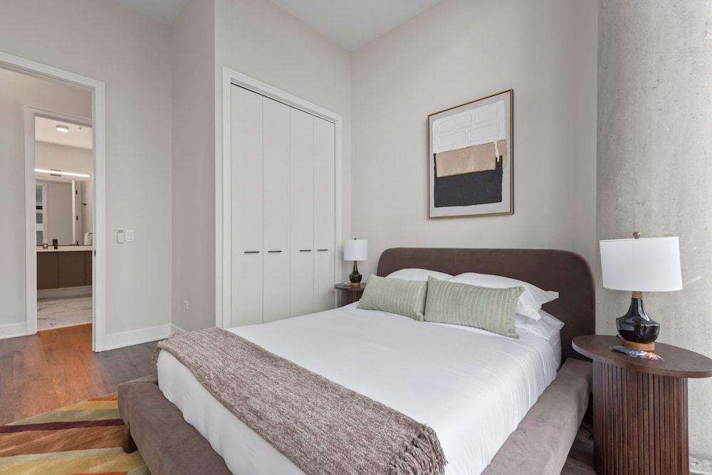 Fulton Market Penthouse 4BR Family Fun Views