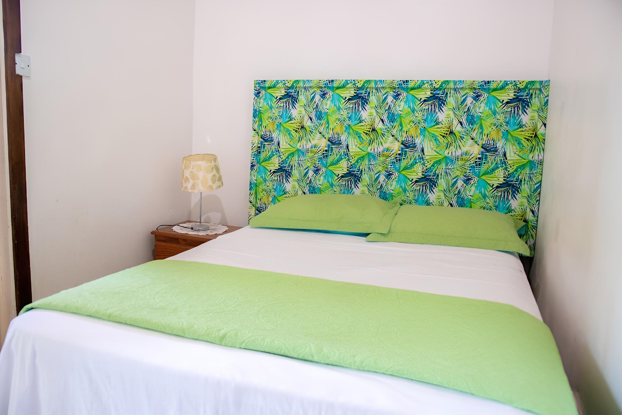 Tropical Breeze Guesthouse and Furnished Apartments