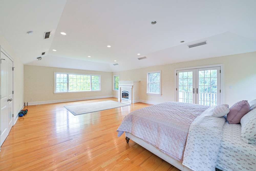 Private Pool & Patio: Luxe Westchester Home!