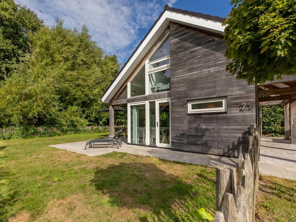 Modern Holiday Home Near Beach
