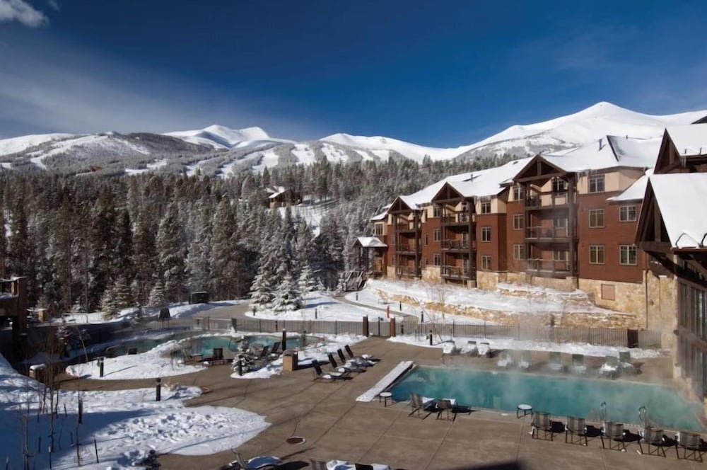 Grand Timber Lodge 3 Bedroom Ski In, Ski Out Condo