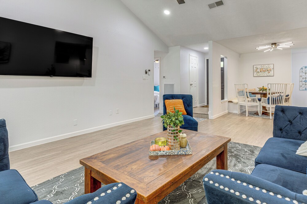 Families Welcome! Recently Renovated Home in Katy
