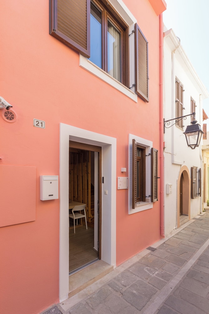 Old Town Charm-Cozy 2BR with Rooftop
