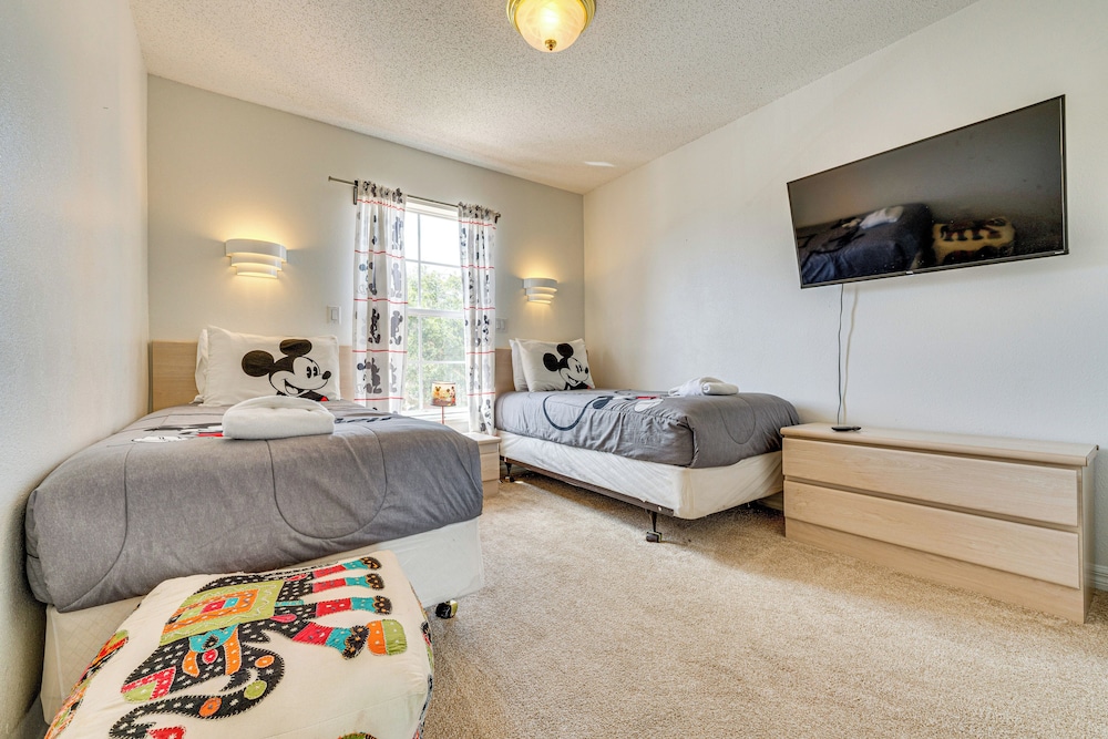 Townhouse in Lake Berkley Resort! 5 Mi to Old Town
