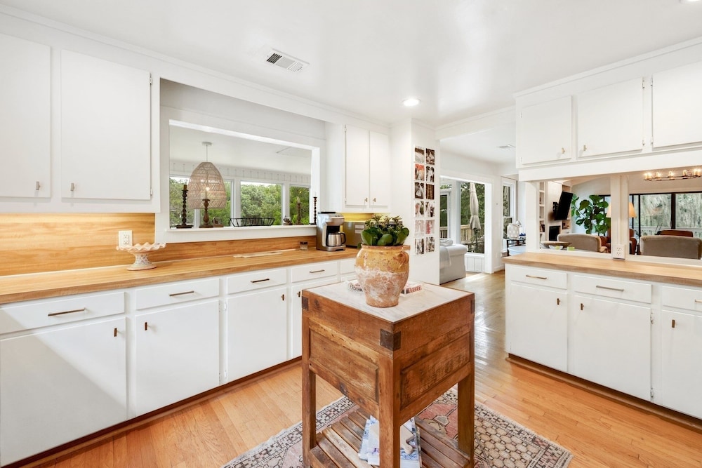 Sunny Pointe 4 Bedroom Home