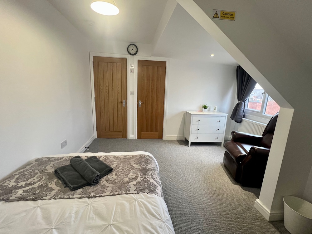 Construction Crew Quarters:5brfree Wifi & Parking