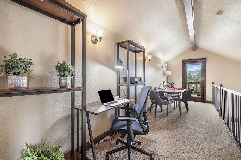 Twin Pines -- Ev 6123 3 Bedroom Townhouse by RedAwning - Property Image 9