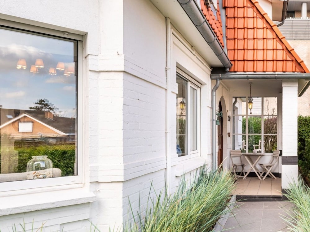 Villa Near De Panne Beach With Sea Views