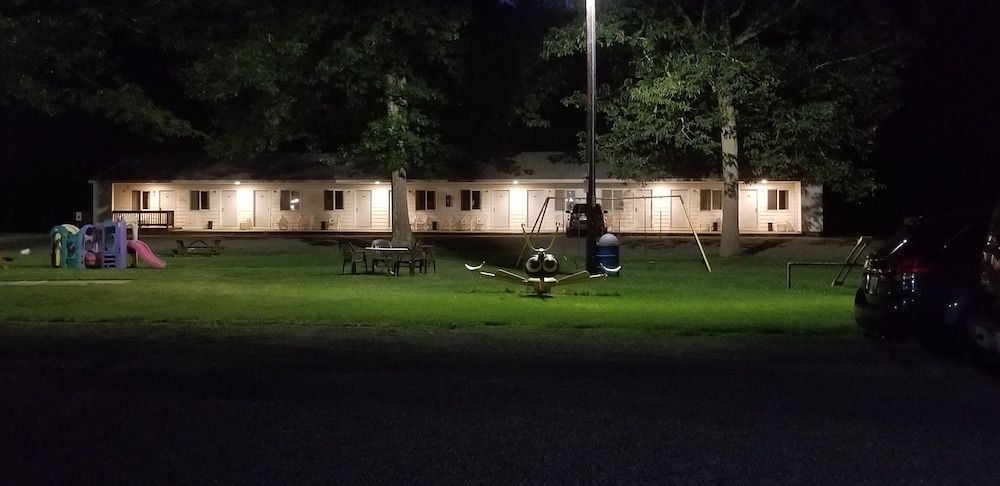 Red Ranch Motel