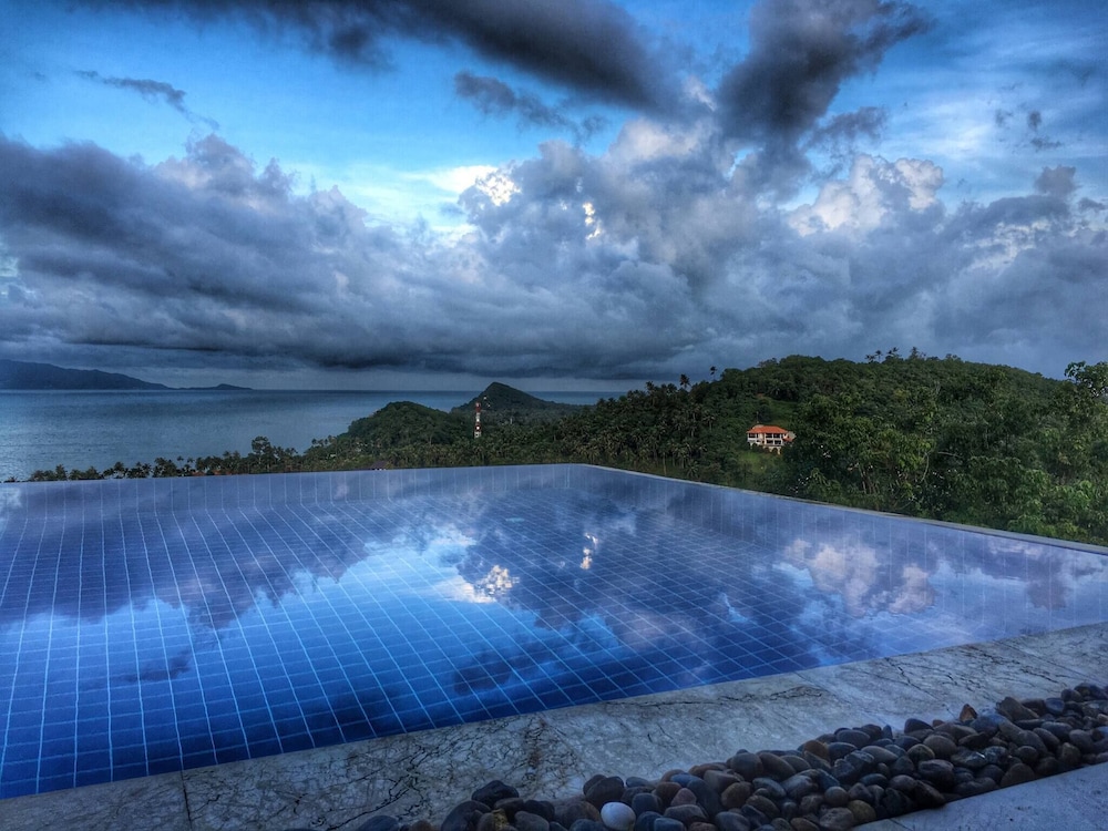 Secluded Villa With Private Pool and Breathtaking Sea Views