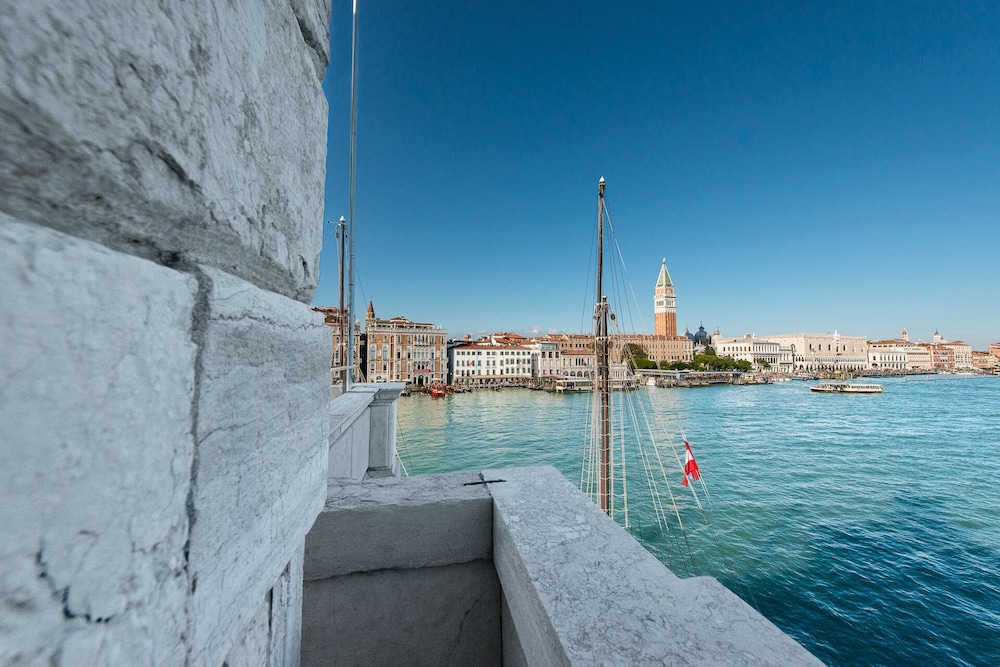 Hotel Monaco & Grand Canal-0