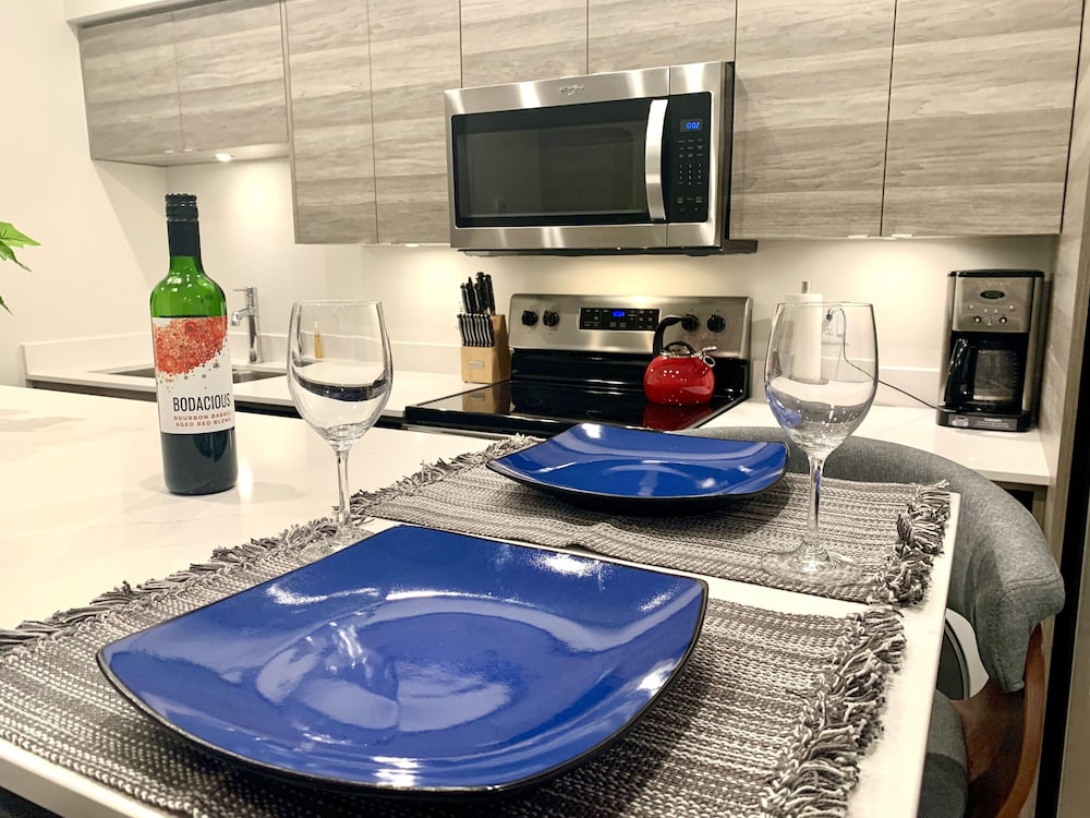 Vernon Vacations - Romantic Lakeside Studio Suite - Property Image 22