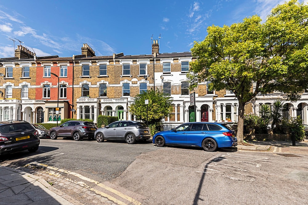 Charming London Retreat