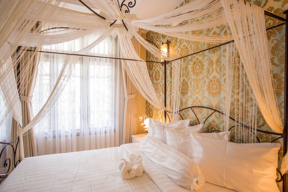 MH Villa