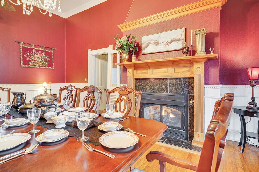 Historic Home w/ Wraparound Porch: Walkable Area!