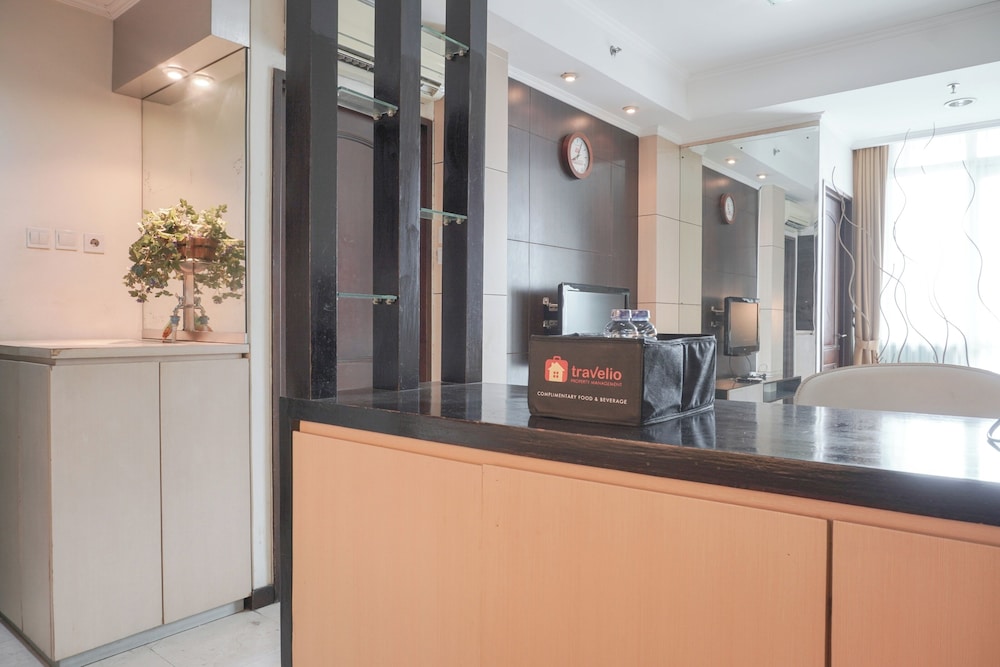 Elegant and Comfy 1BR with Extra Room Apartment at Bellagio Residence
