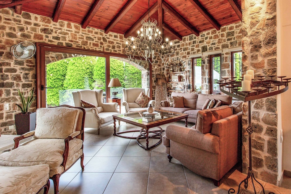 Villa Golden Crest