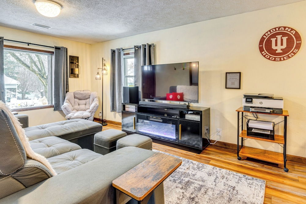 1 Mi to IU: Hoosier Home w/ Fire Pit & Fenced Yard