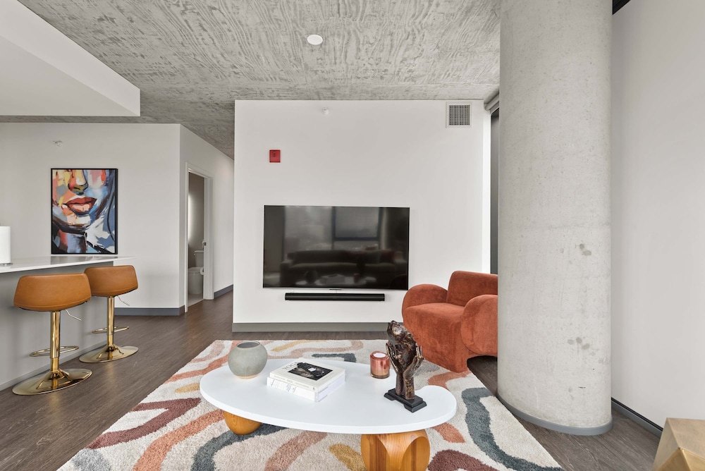 Design Views in Fulton Market The Frame