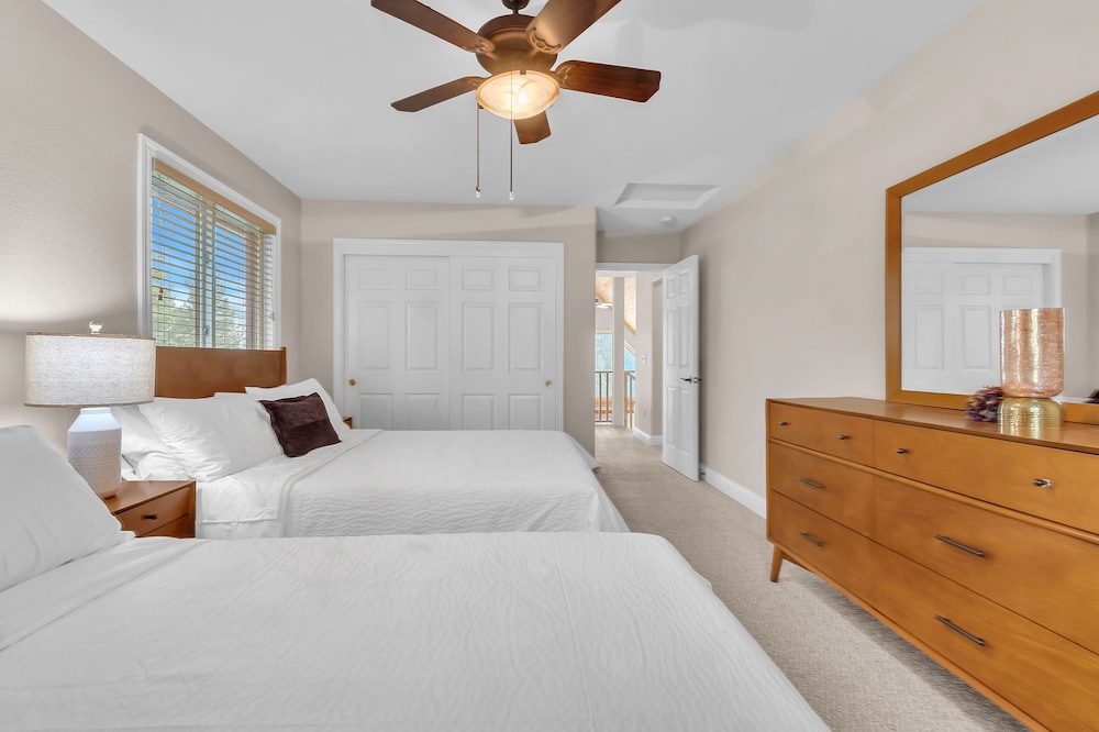 Prasad Retreat - Sunny Home W/ Deck & Air Hockey 3 Bedroom Home by Bear Valley Vacation Rentals