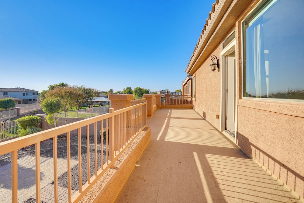 Close to Golf & Hiking: Home in Litchfield Park