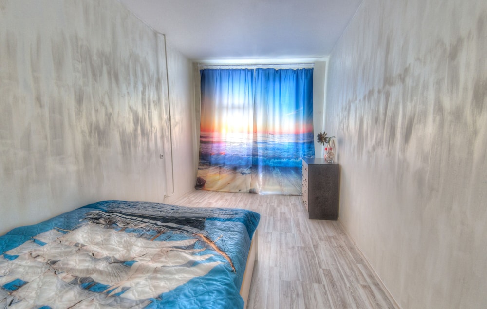 Apartment Ships