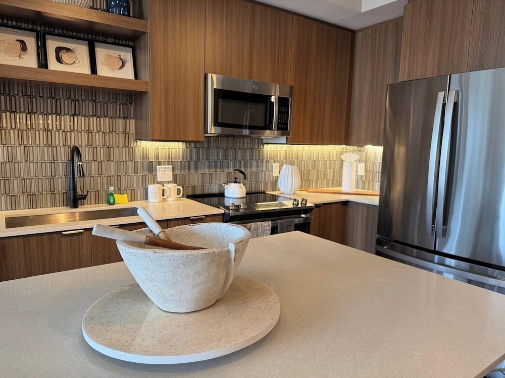 Chic 2BR Downtown Fort Lauderdale Apt w/ Pool
