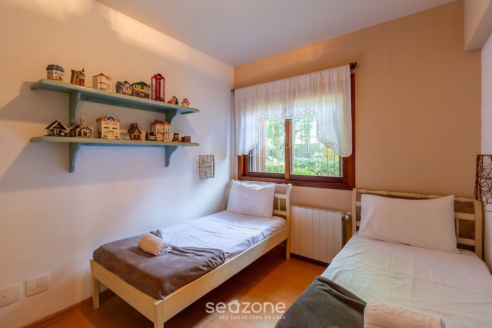 Apt w/ Fireplace 650m Mini Mundo Gramado Jpa102