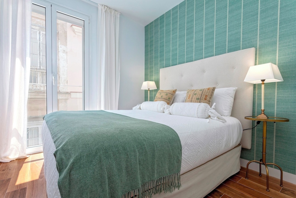 Beautiful 3-bedroom Apartment in Cadiz Center San Antonio IV