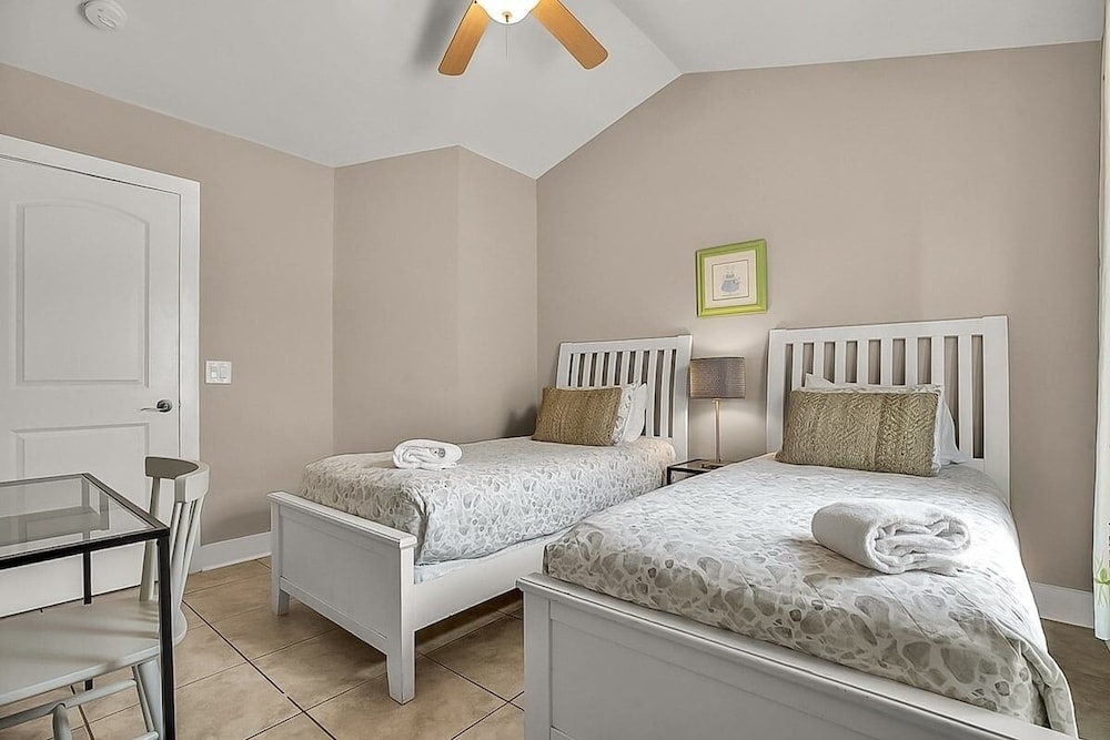 South Beach Cottages 2619 4 Bedroom Home