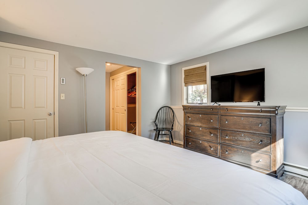 Patio + Pool Access: Wintergreen Resort Getaway!