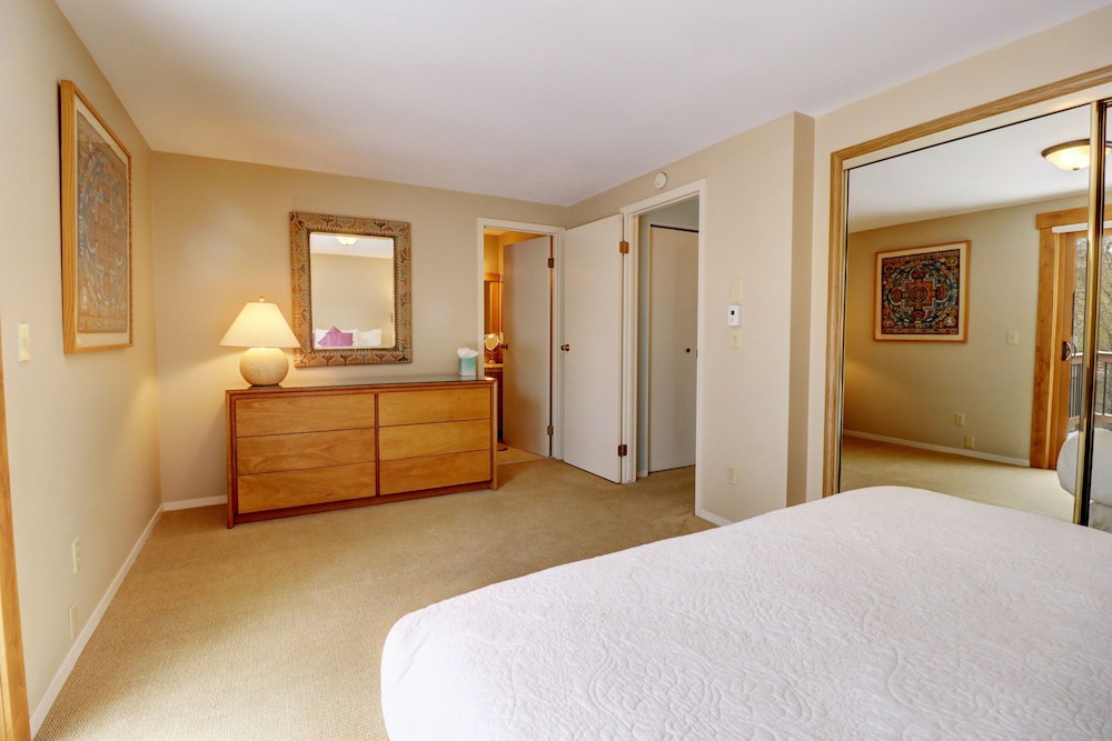 1250 Willow Grove 3 Bedroom Townhouse