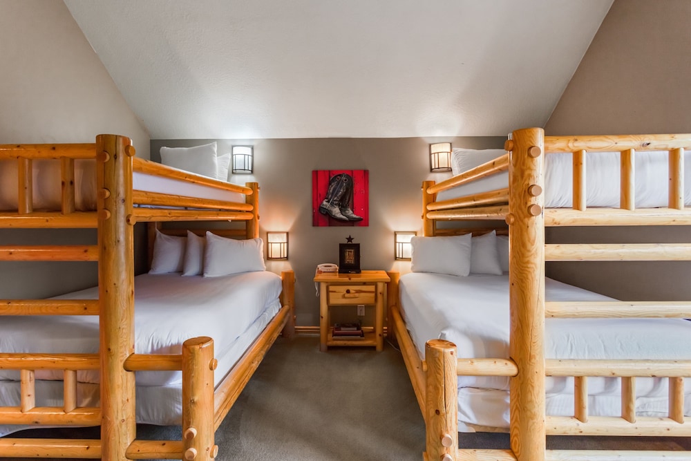 Deer Lake Village at Deer Valley Resort - Three Bedroom Condo with Loft and Hot Tub #2473 3 Condo