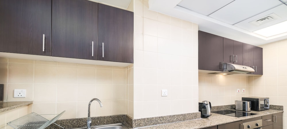 LUX The Dubai Marina View Suite 2