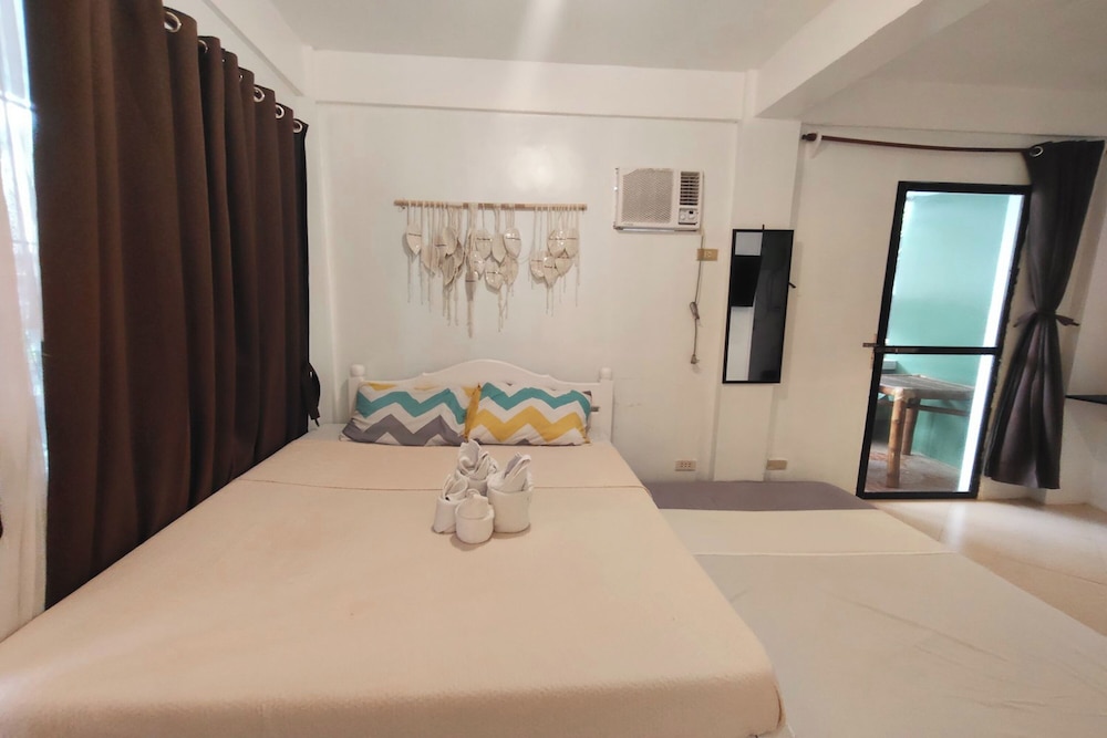Lazy Daze Hometel Boracay