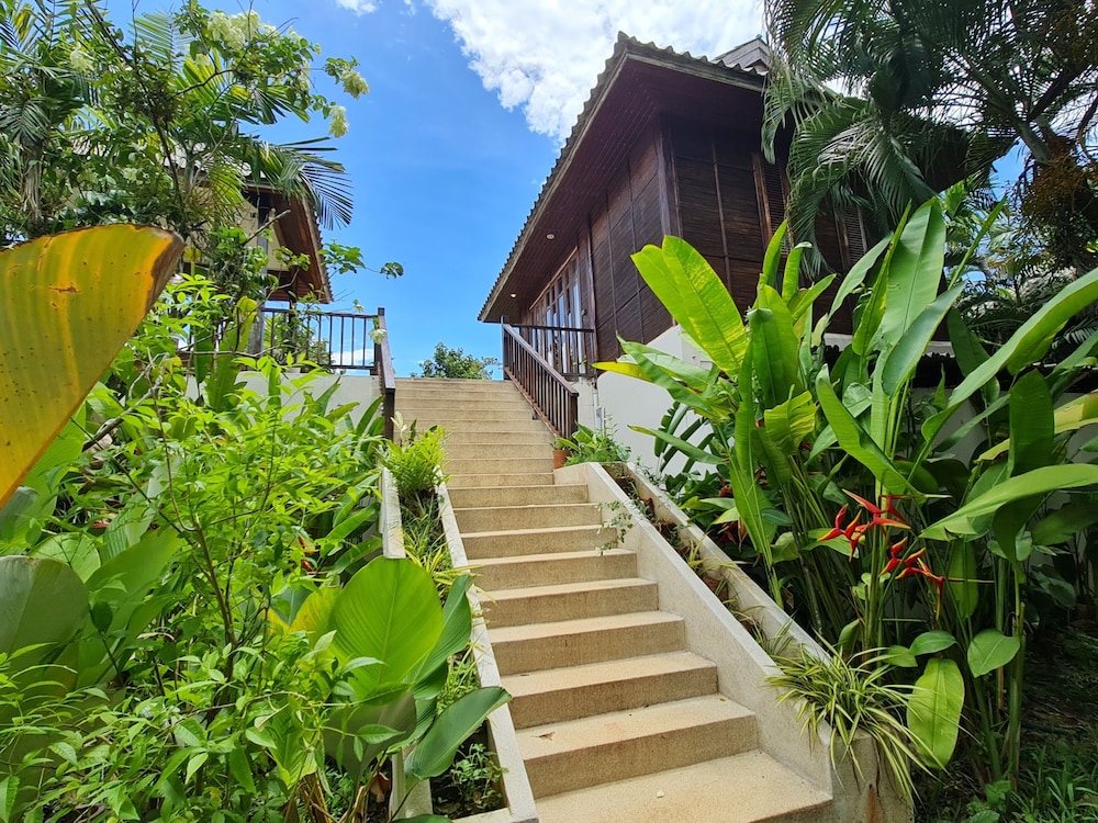 Wareerak Hot Spring & Wellness