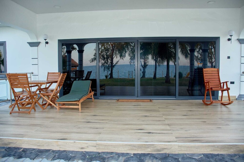 MWAMBANI BEACH VILLAS