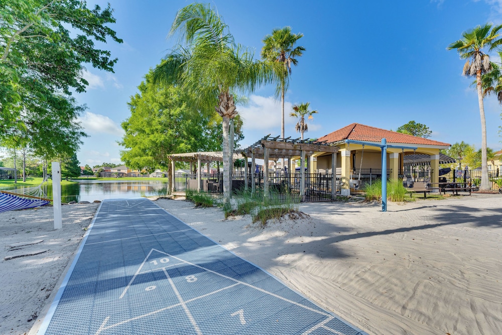 10 Mi to Disney Parks: Resort Retreat w/ Patio