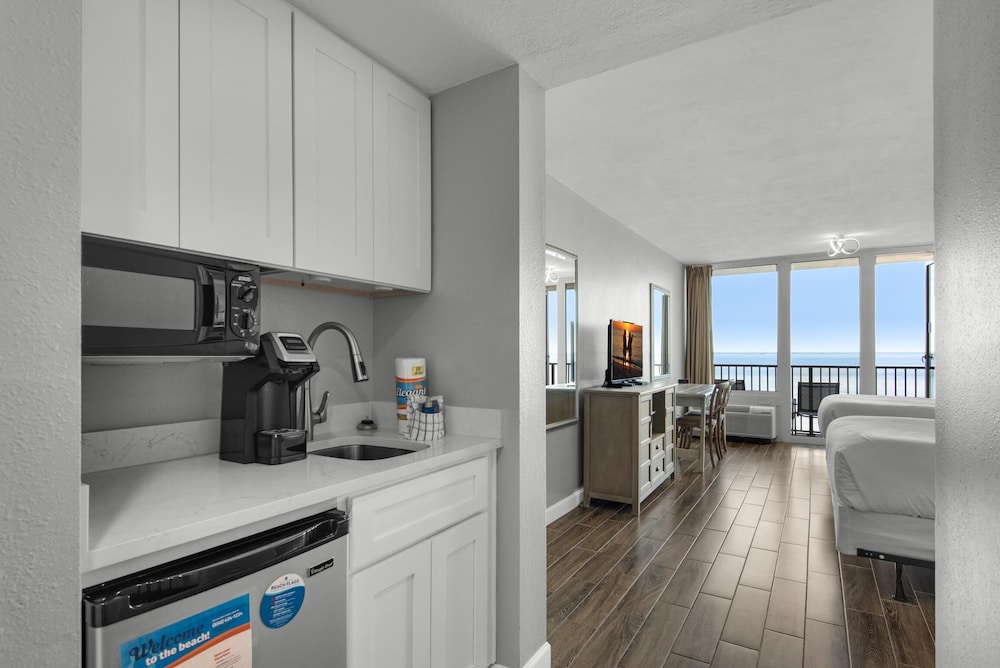Bayside Inn 6786