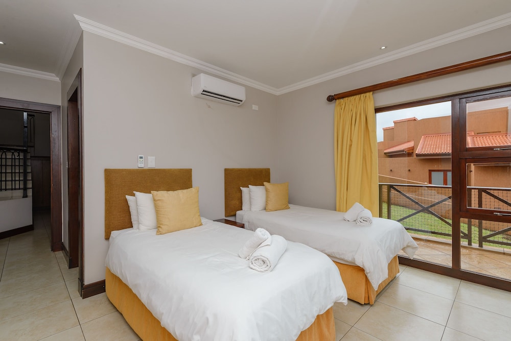 San Lameer Villa Rentals 14328