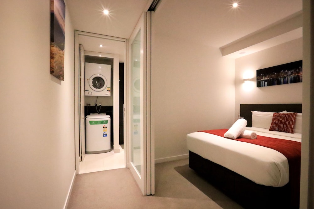 Flinders Street Apartments