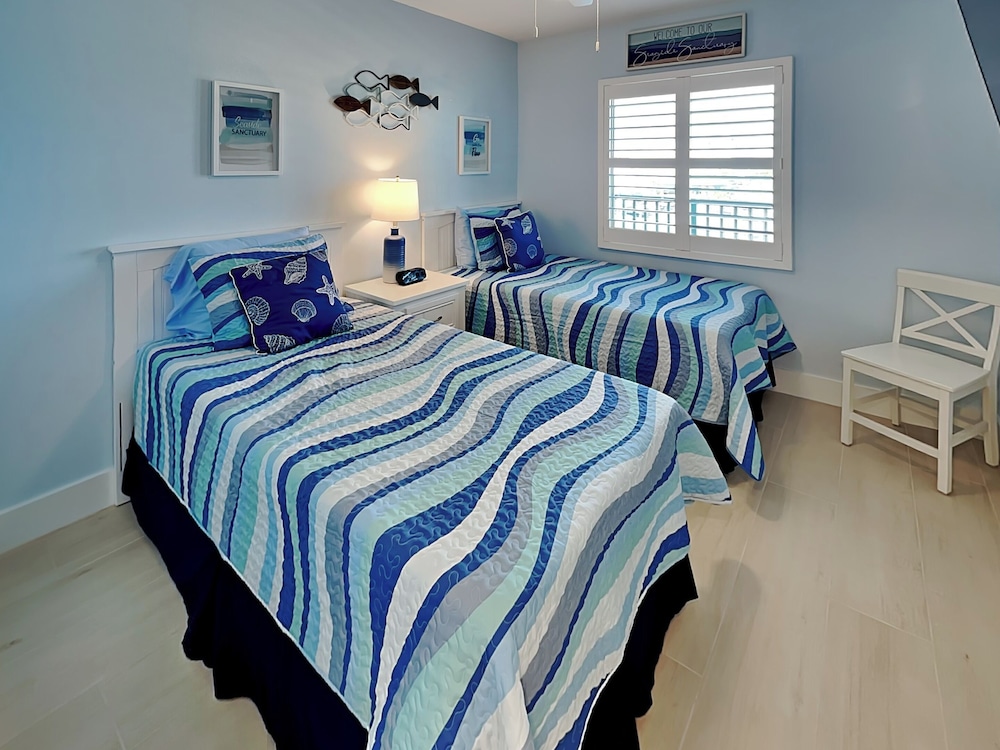 Seaside 4 by Distinctive Beach Rentals