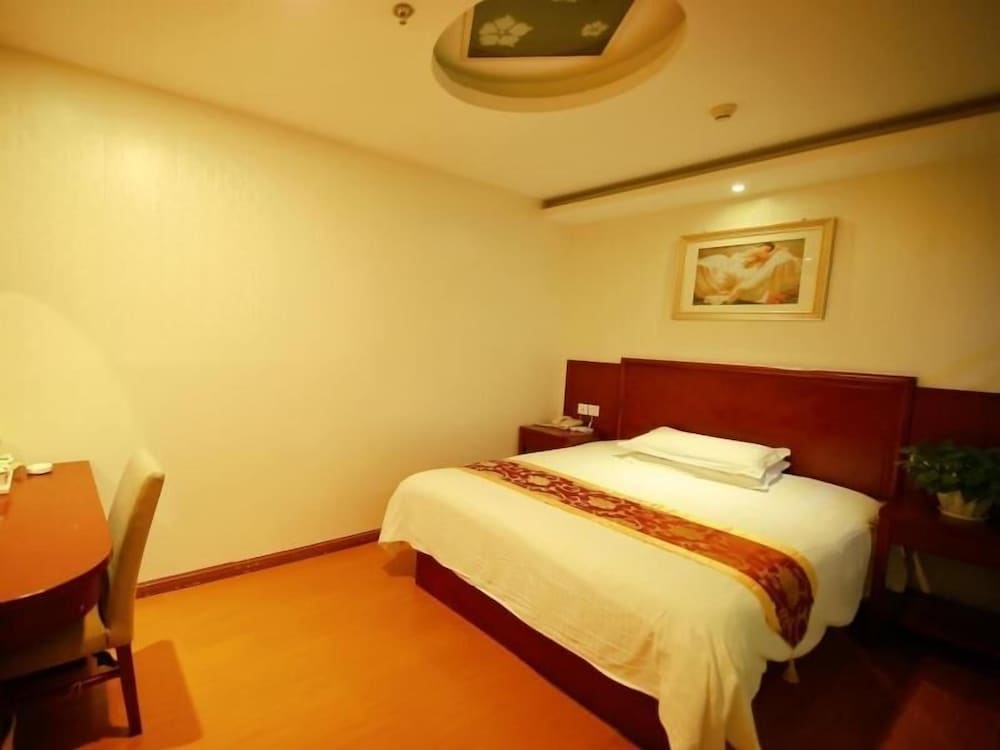 GreenTree Inn Jiangsu Suzhou Kunshan Huaqiao Household Building Materials City Shell Hotel