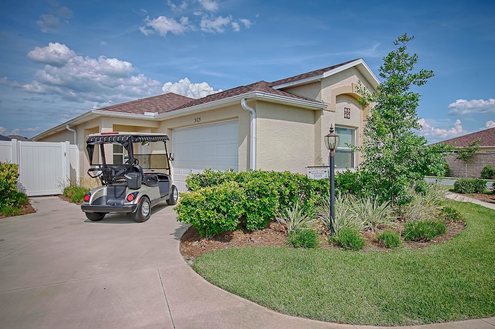 Amberly Court Home 3 Bedroom by The VIR Group